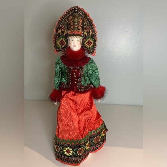 New vintage Russian porcelain doll - Picture 1 of 13